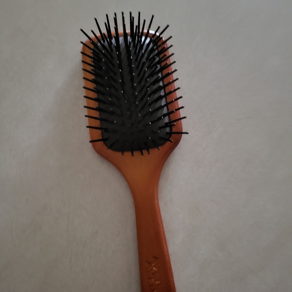 Nice hairbrush by Aveda, never used